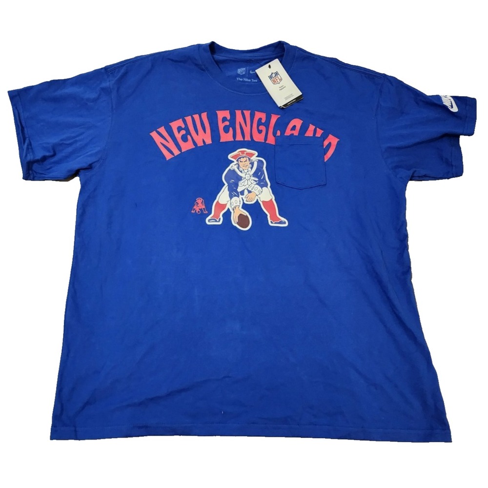 Nike® (Men's 2XL) New England Patriots Rewind™ Heavy Max90 Pocket T-Shirt‎